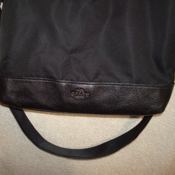 COACH PURSE WITH ATTACHABLE ADJUSTABLE NYLON STRAP - Picture 3 of 11
